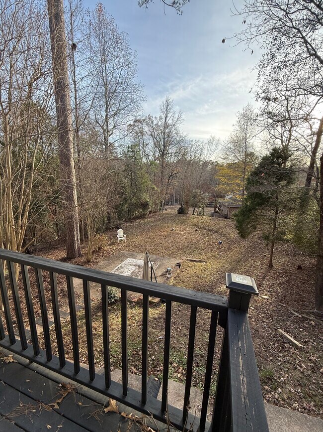 Building Photo - 323 Forrest Glen Rd