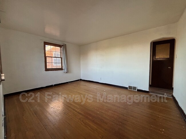 Building Photo - 236 Highland Ave