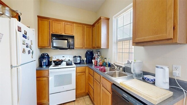 Building Photo - 301 Nimitz St