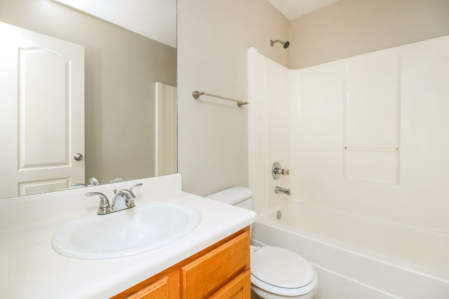 Building Photo - 9490 Pebble Creek Ct