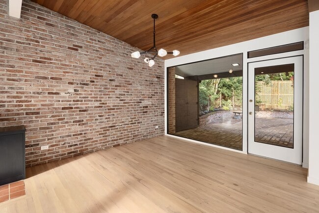 Building Photo - 4148 Boulevard Pl