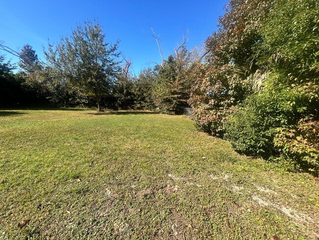 Building Photo - 712 Michigan Ave