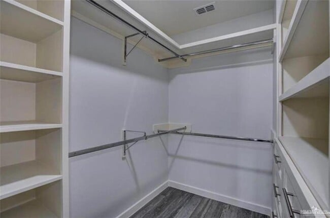 Building Photo - 18 Sunset Dr