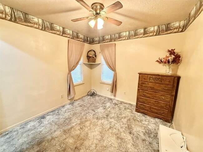 Building Photo - 2501 Shady Creek Ln