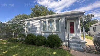 Building Photo - $1250 - 3 bed 1.5 bath - Single Family Hom...