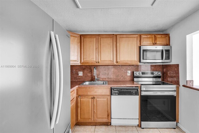 Building Photo - 13499 Biscayne Blvd