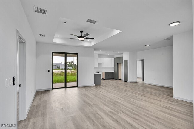 Building Photo - 1024 Halby Ave S