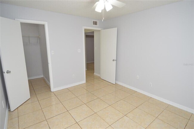 Building Photo - 8643 Mallard Reserve Dr