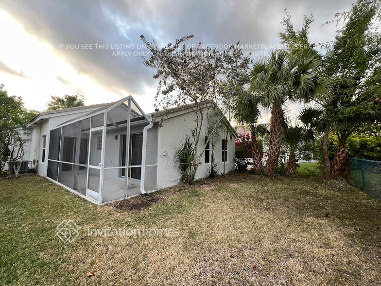 Building Photo - 5255 NW 117th Ave