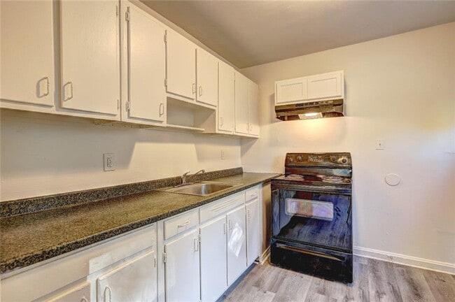 Building Photo - 1123 George Cir
