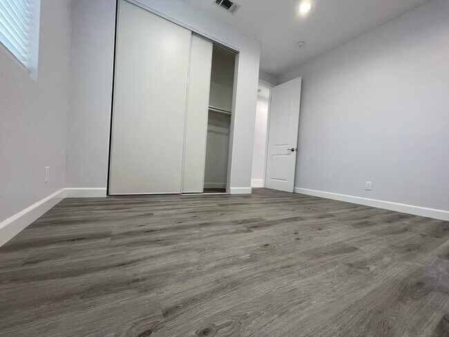 Building Photo - 15410 Firmona Ave