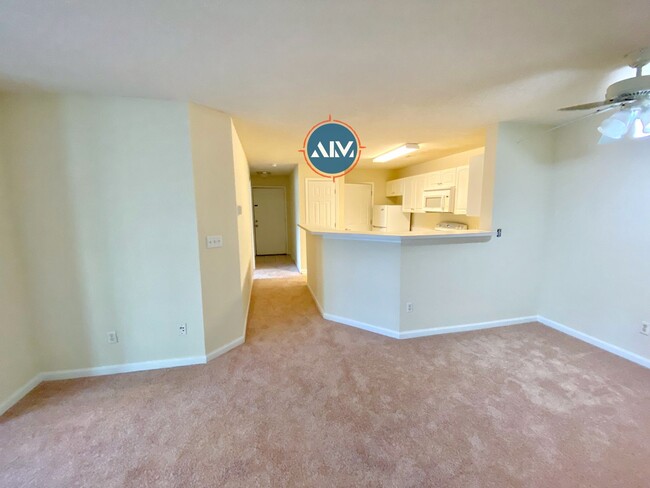 Building Photo - Spacious Third-Floor Condo at The Estate a...