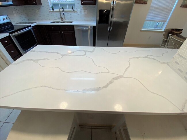 Building Photo - 6918 Springcrest Ct