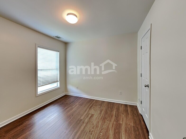 Building Photo - 3802 Uppark Dr