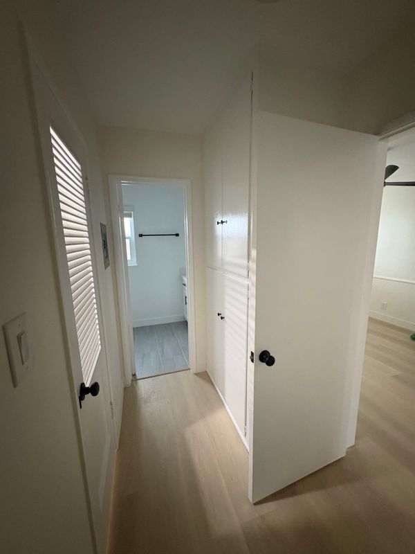 Building Photo - 7254 Hollywood Blvd