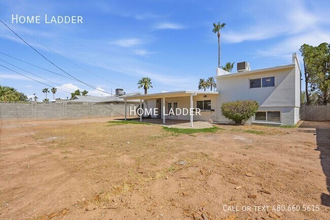 Building Photo - 8501 E Thomas Rd