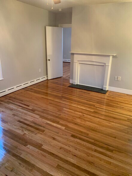 Building Photo - 85 Central St