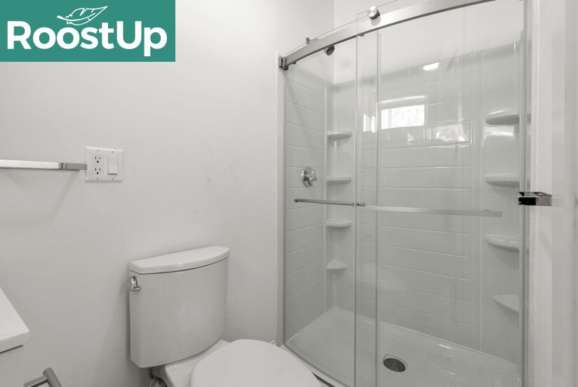 Building Photo - RoostUp Furnished Private Bedroom with Pri...