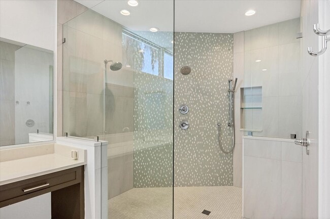 Building Photo - Beach Access & Gulf Views From This Incred...