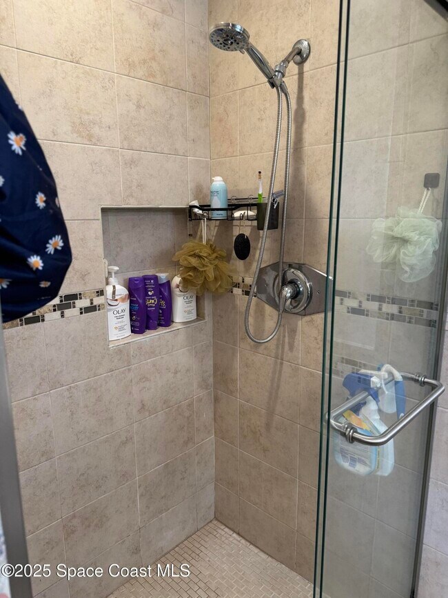 Building Photo - 2201 Appalachian Dr