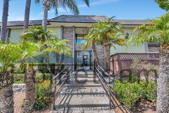 Building Photo - 2 BR/ 2 BA 920 SQFT Clairemont Mesa/ San Diego Condo