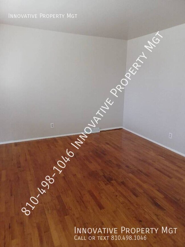 Building Photo - 3 bedroom 1 bath spacious home! newly reno...