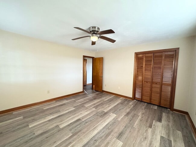 Building Photo - 108 Seymour Dr