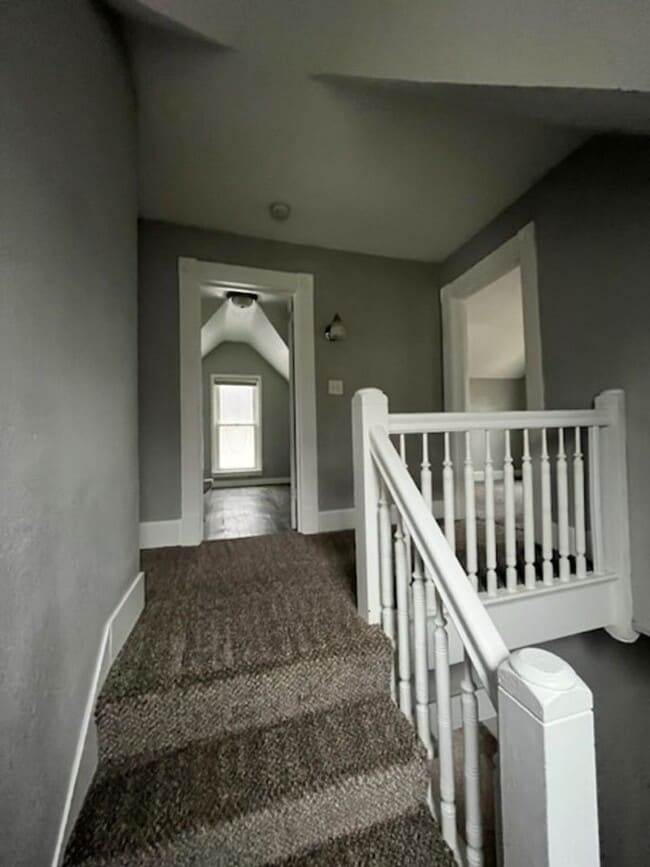 Building Photo - Nice 2 Bedroom 1 Bath House with Garage in...