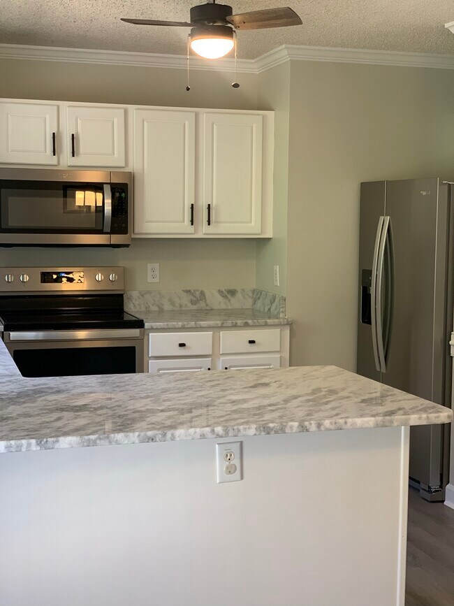 Building Photo - 15012 State Hwy 96