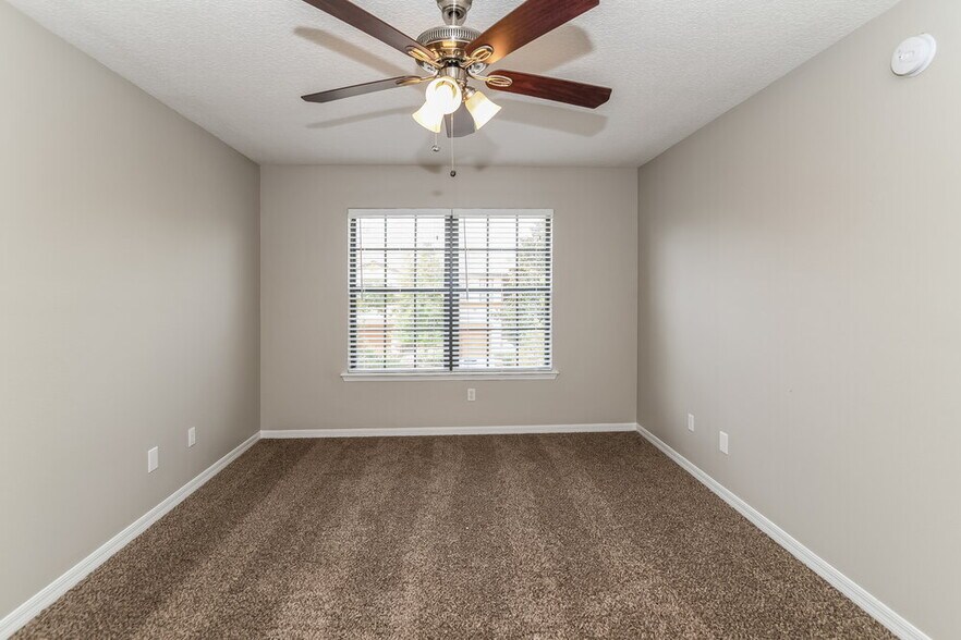 Building Photo - 538 Dry Branch Way