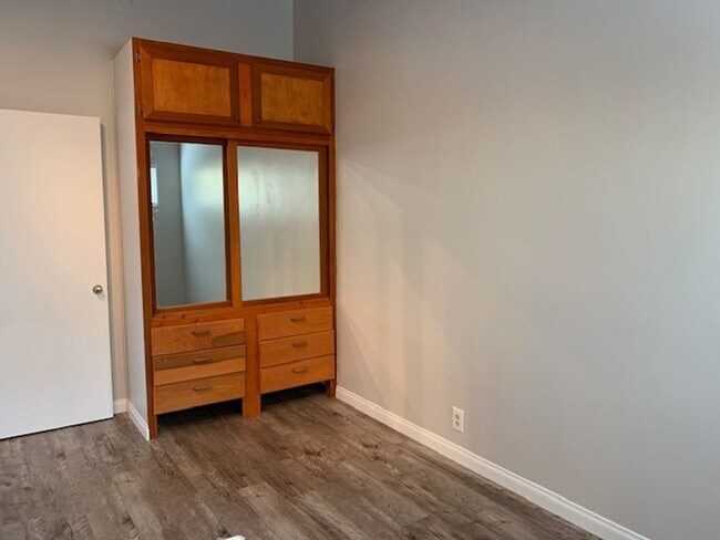 Building Photo - Silverstrand | Oxnard | Newly Renovated 2 Bed + 2 Bath | Office Space!