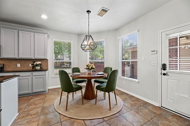 Building Photo - 26215 Salt Creek Ln