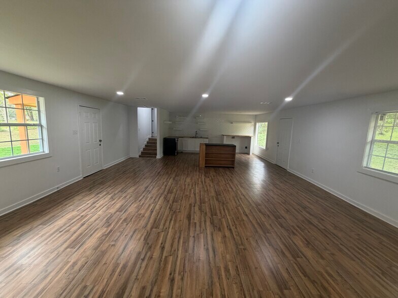 Building Photo - 4129 Plaza St