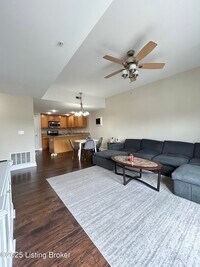 Building Photo - 10619 Meeting St