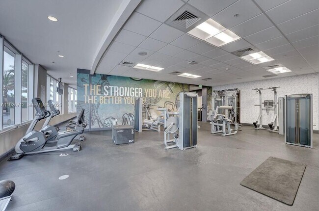 Building Photo - 1750 N Bayshore Dr