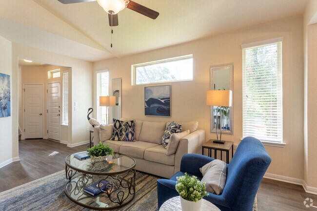 Interior Photo - Bee Caves Vistas