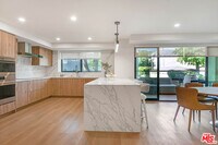 Building Photo - 350 N Palm Dr