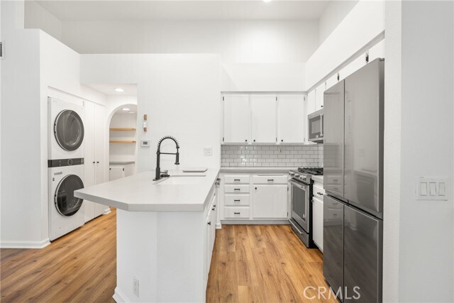 Building Photo - 24361 Conejo