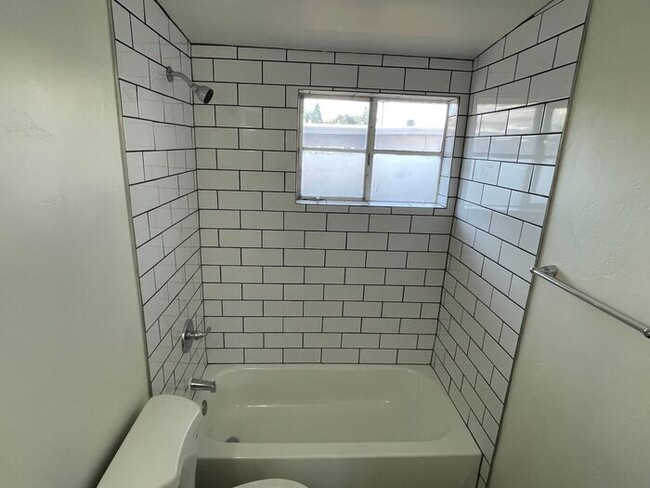 Building Photo - Mid-Century Modern Style Two Bedroom W/ A/C and Yard at The Richey!