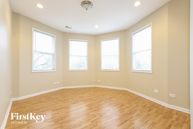 Building Photo - 217 Fairfield Dr