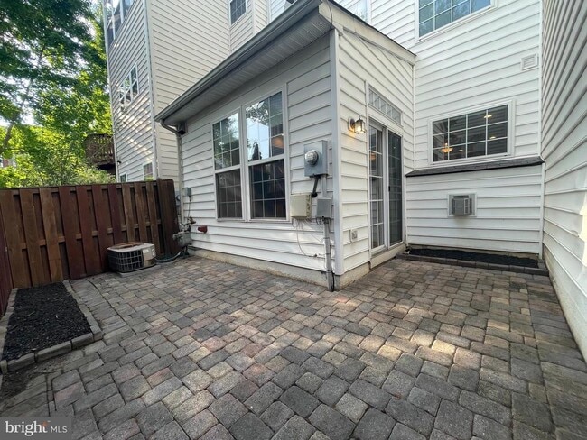 Building Photo - 11451 Fogarty Ct