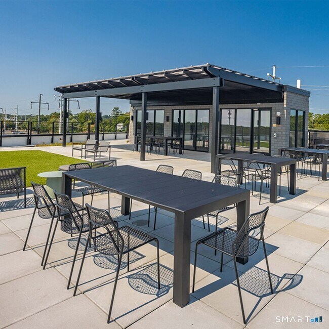 Building Photo - 78 Unquowa Pl