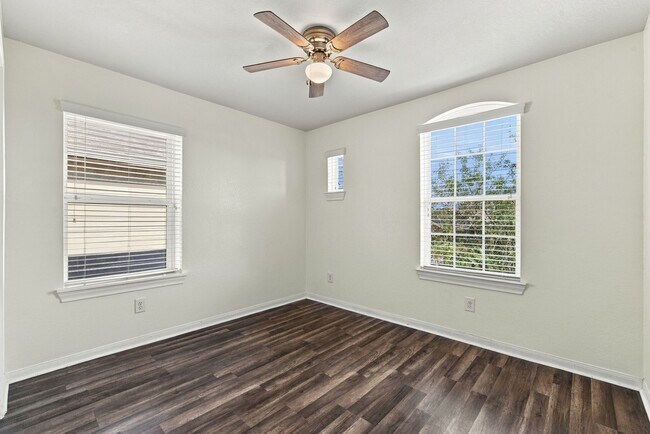 Building Photo - 24250 Prairie Glen Ln