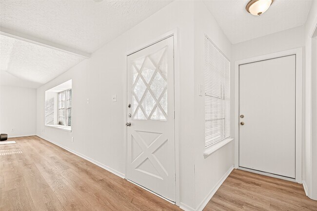 Building Photo - 7107 Gettysburg Dr