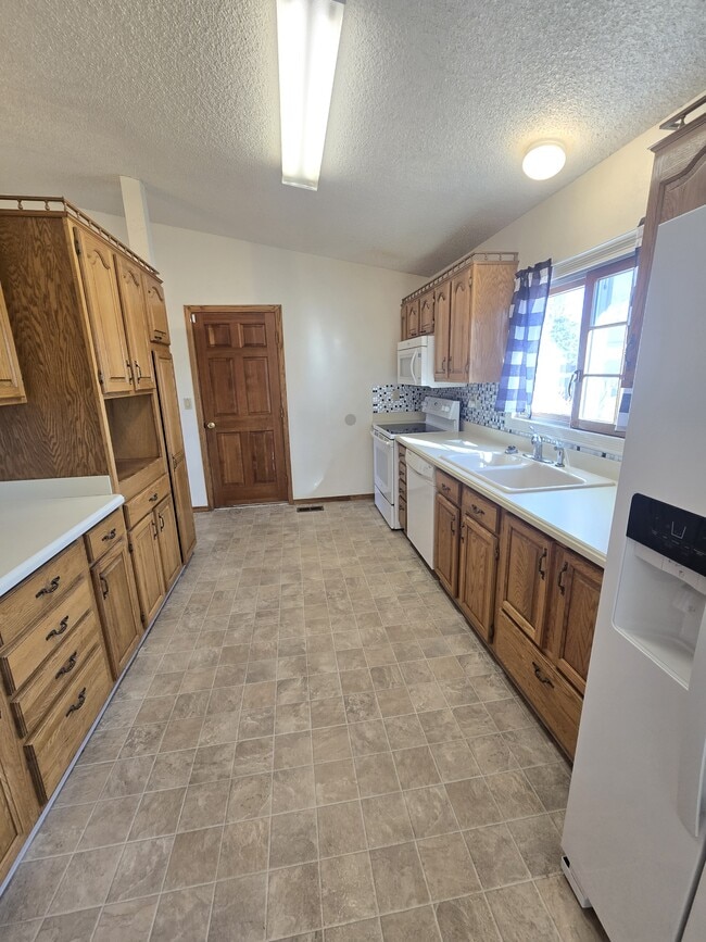 Building Photo - 7930 Conifer Dr