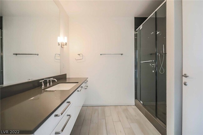 Building Photo - 900 S Las Vegas Blvd