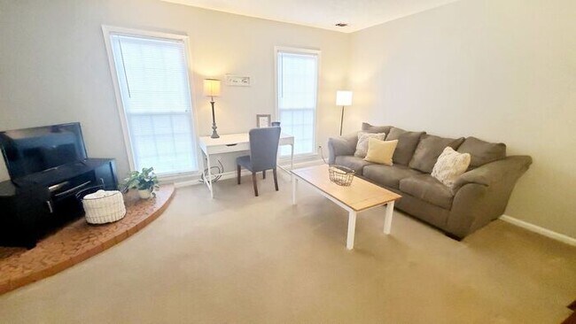Building Photo - Charming 2 bedroom 1 bath duplex on Park Rd