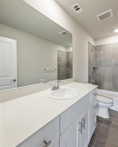Building Photo - 4018 Sandstone Dr