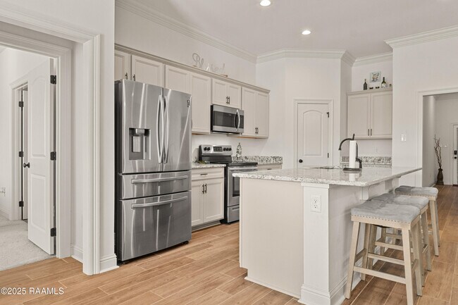 Building Photo - 120 Sugar Crest Dr