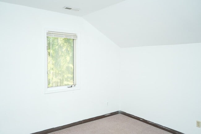 Building Photo - 119 Harmon St